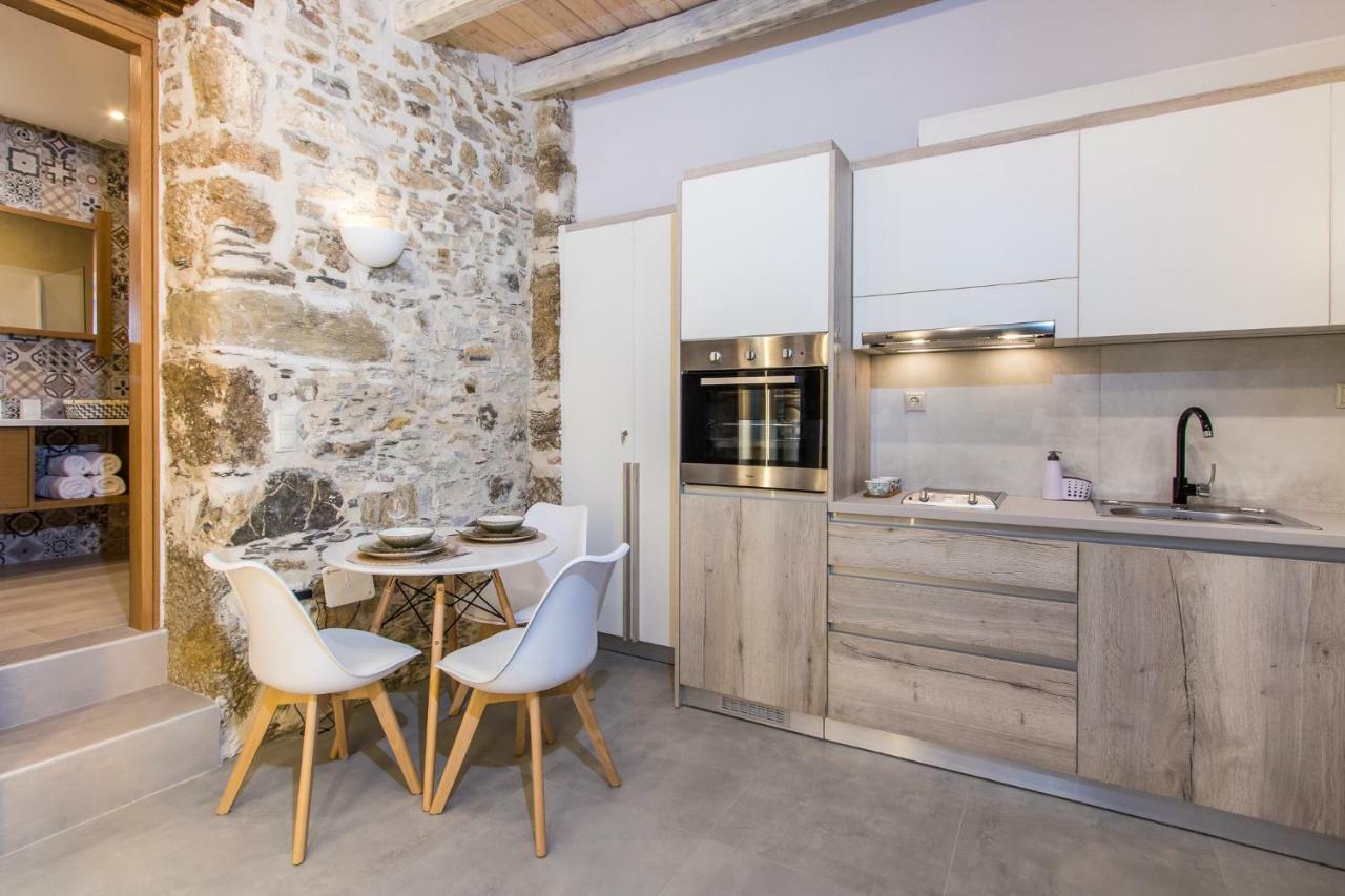 Stairs Homes & Suites Kamaria  外观 照片
