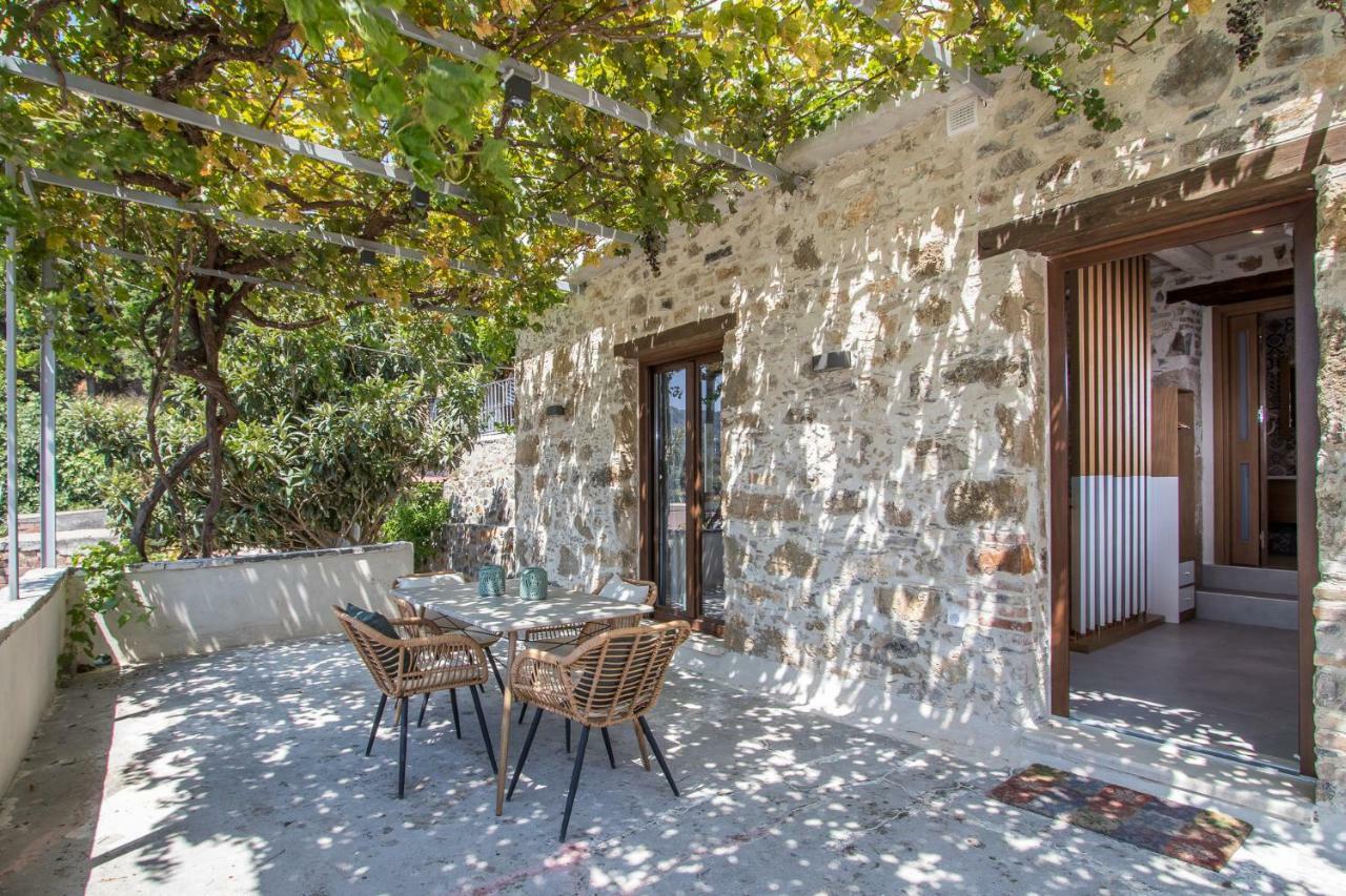 Stairs Homes & Suites Kamaria  外观 照片