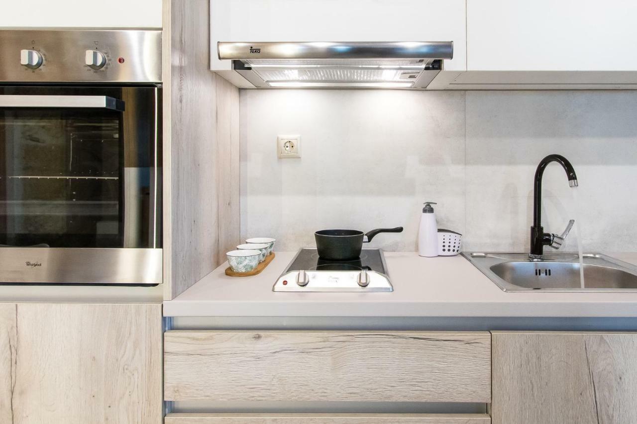 Stairs Homes & Suites Kamaria  外观 照片