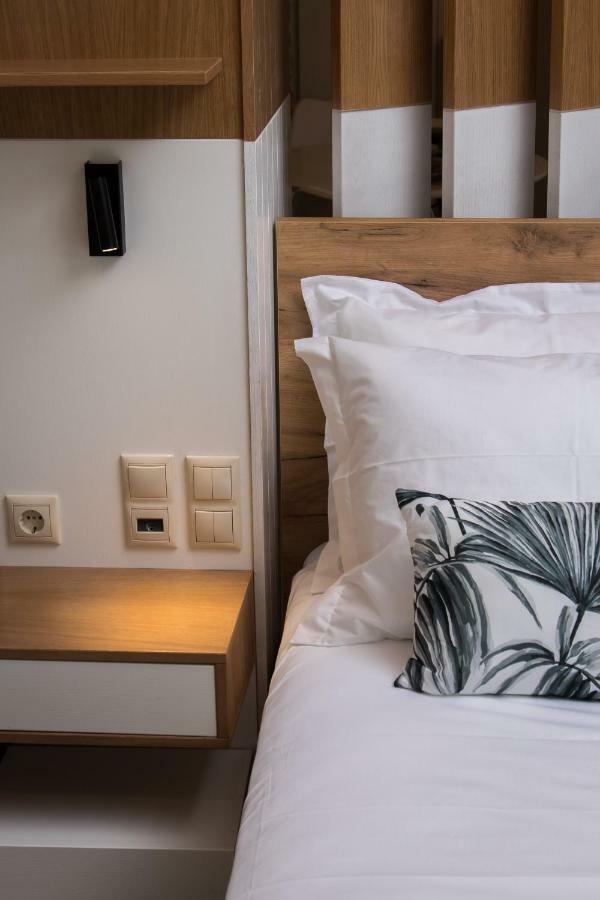 Stairs Homes & Suites Kamaria  外观 照片